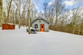Fire Pit and Gas Grill Secluded Studio in Milford!